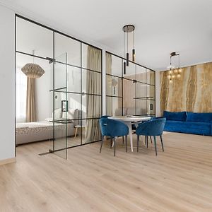 Appartement à 3 Chambres à Coucher